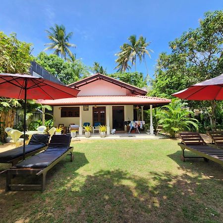 Mango Villa Хіккадува Екстер'єр фото