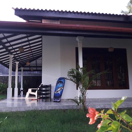 Mango Villa Хіккадува Екстер'єр фото