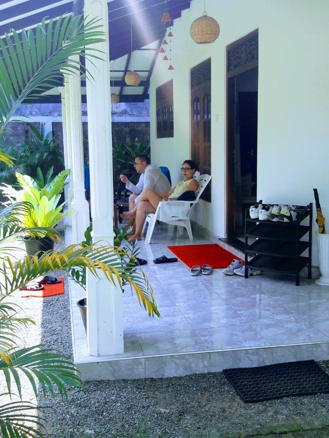 Mango Villa Хіккадува Екстер'єр фото
