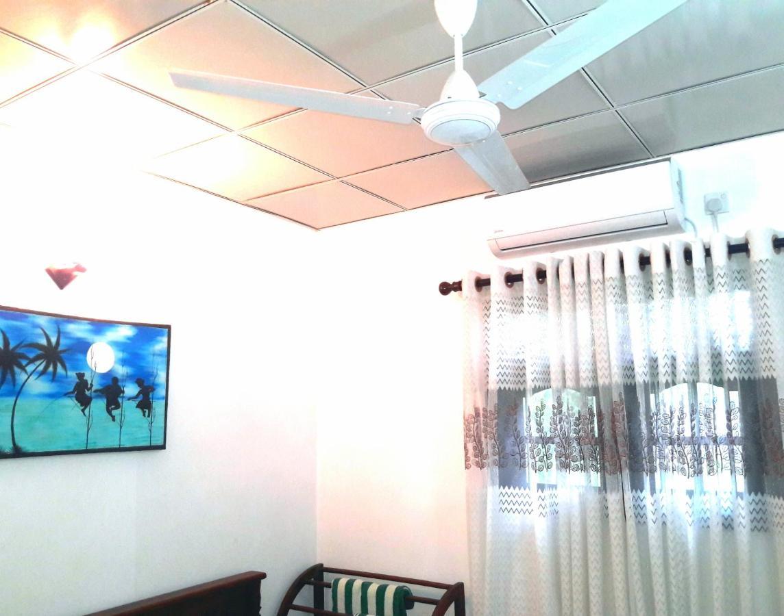 Mango Villa Хіккадува Екстер'єр фото