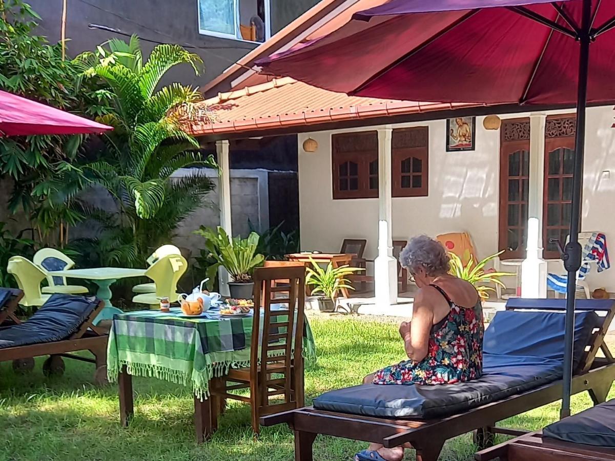 Mango Villa Хіккадува Екстер'єр фото