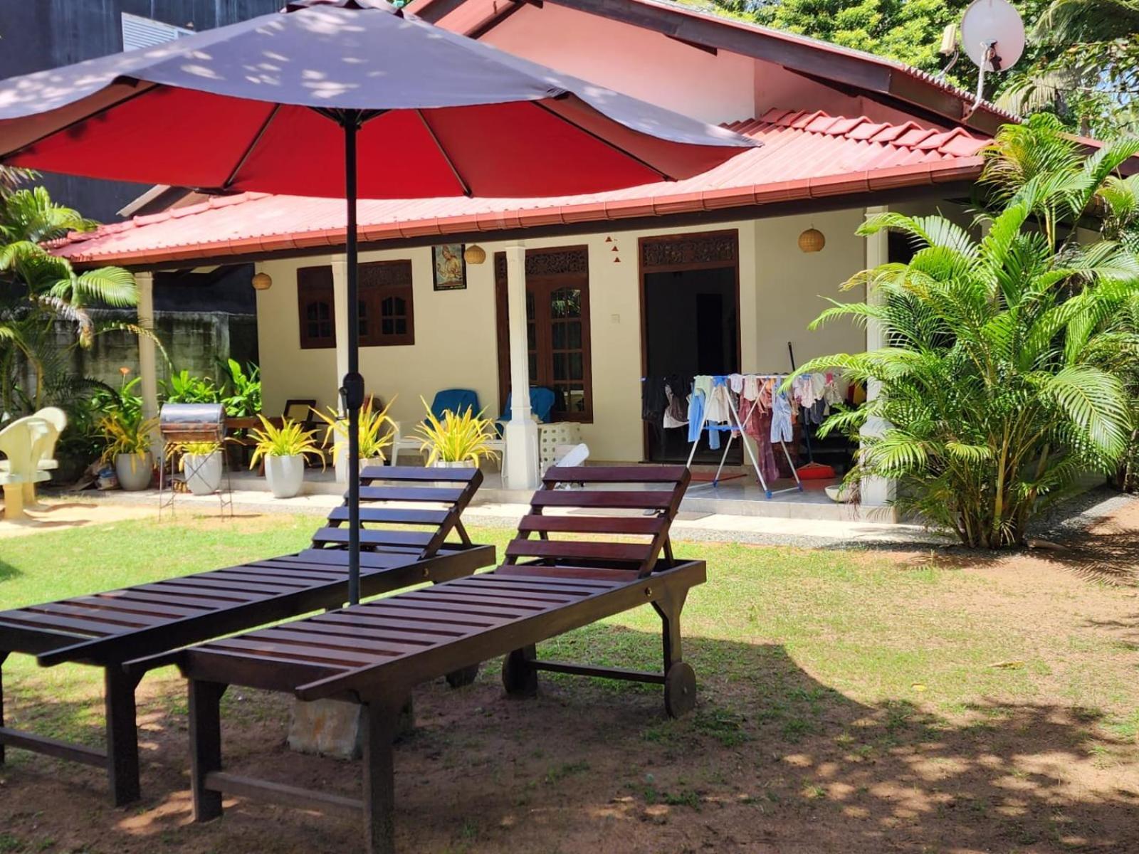 Mango Villa Хіккадува Екстер'єр фото