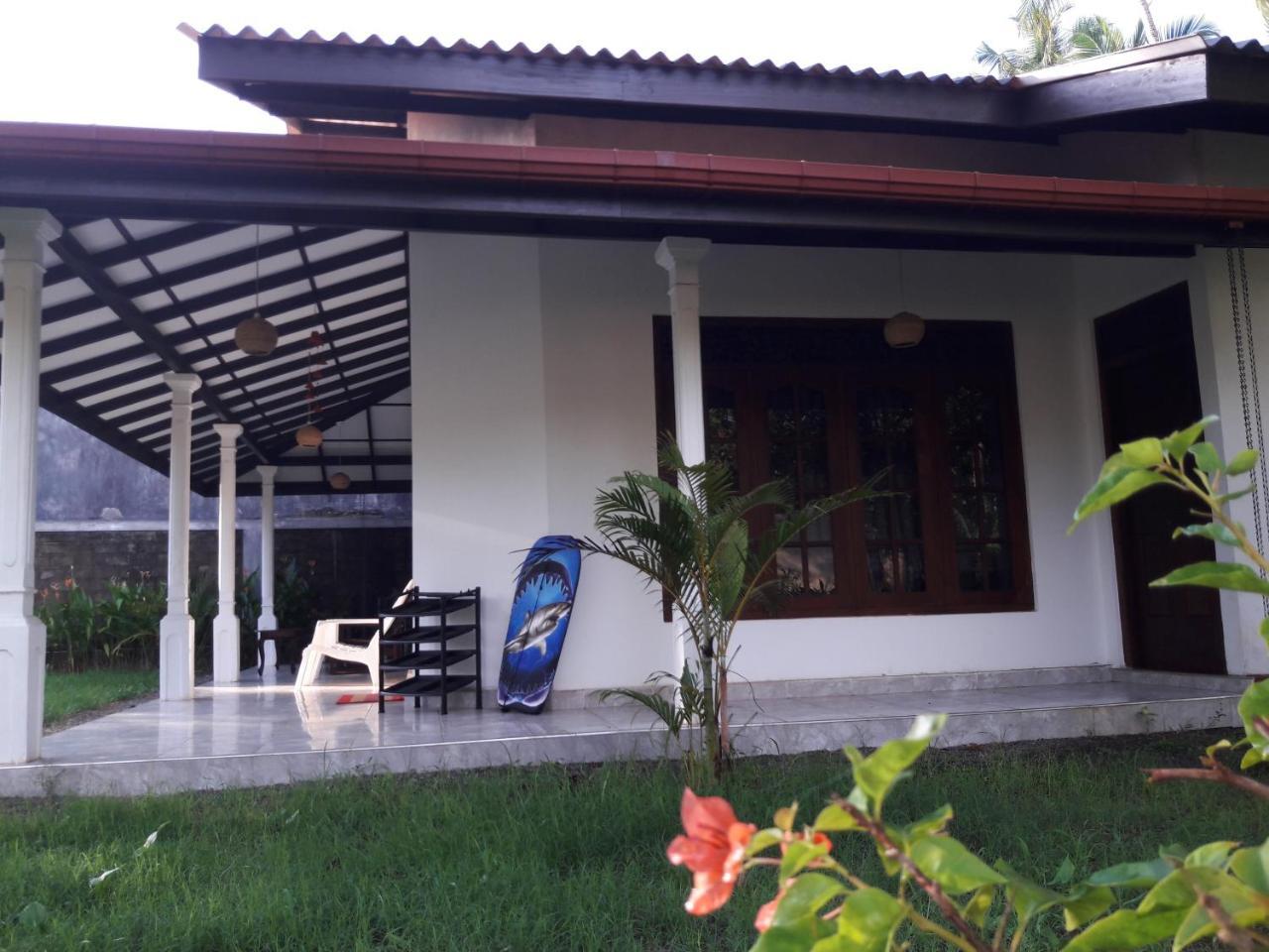 Mango Villa Хіккадува Екстер'єр фото