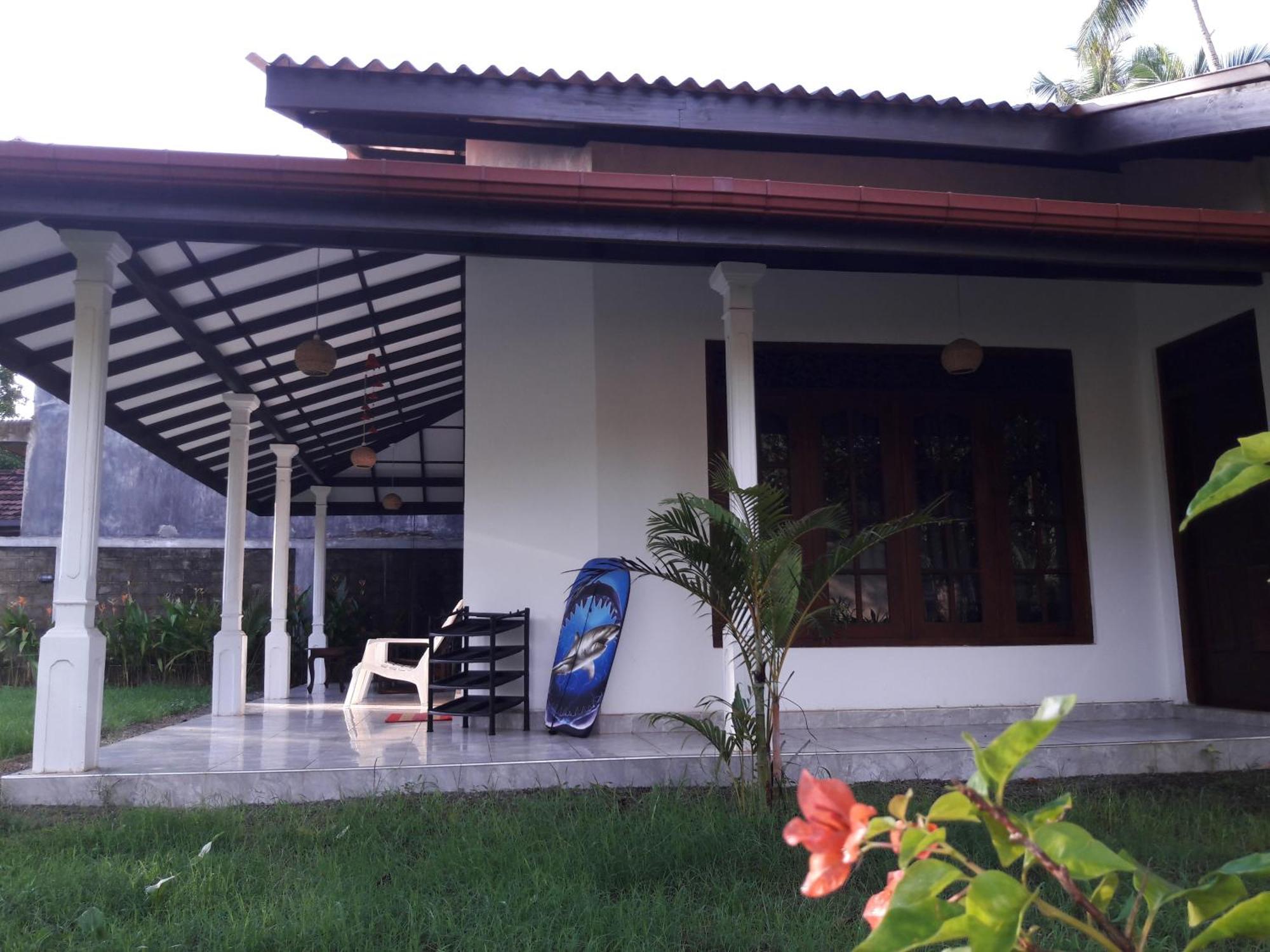 Mango Villa Хіккадува Екстер'єр фото