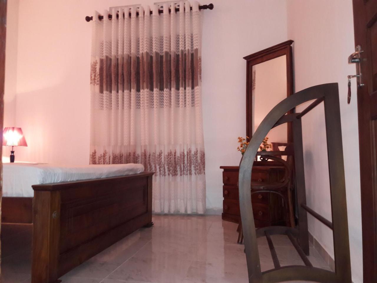 Mango Villa Хіккадува Екстер'єр фото