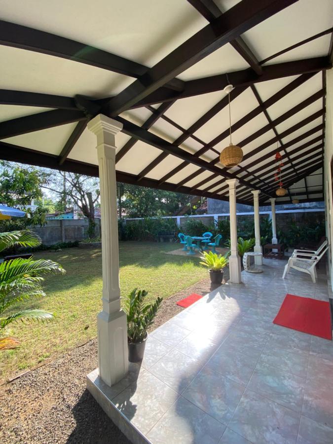 Mango Villa Хіккадува Екстер'єр фото