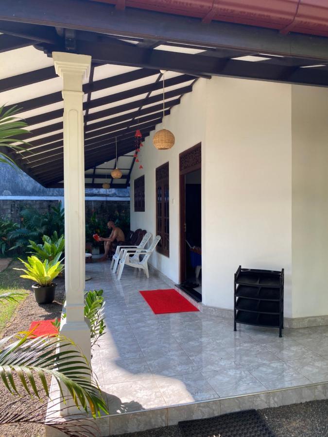 Mango Villa Хіккадува Екстер'єр фото