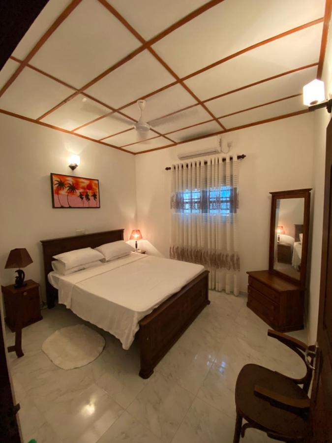 Mango Villa Хіккадува Екстер'єр фото