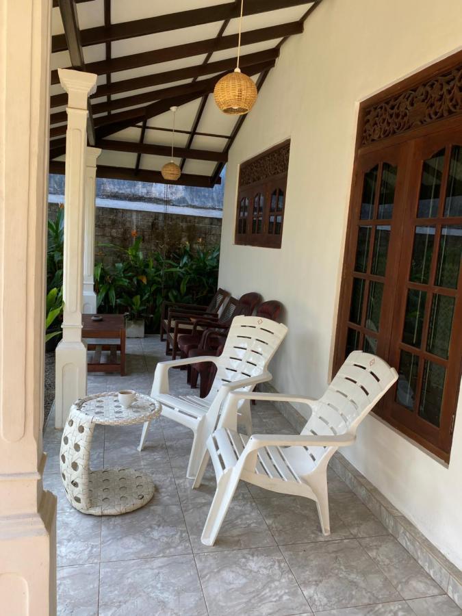 Mango Villa Хіккадува Екстер'єр фото