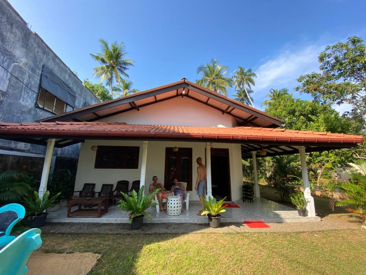 Mango Villa Хіккадува Екстер'єр фото