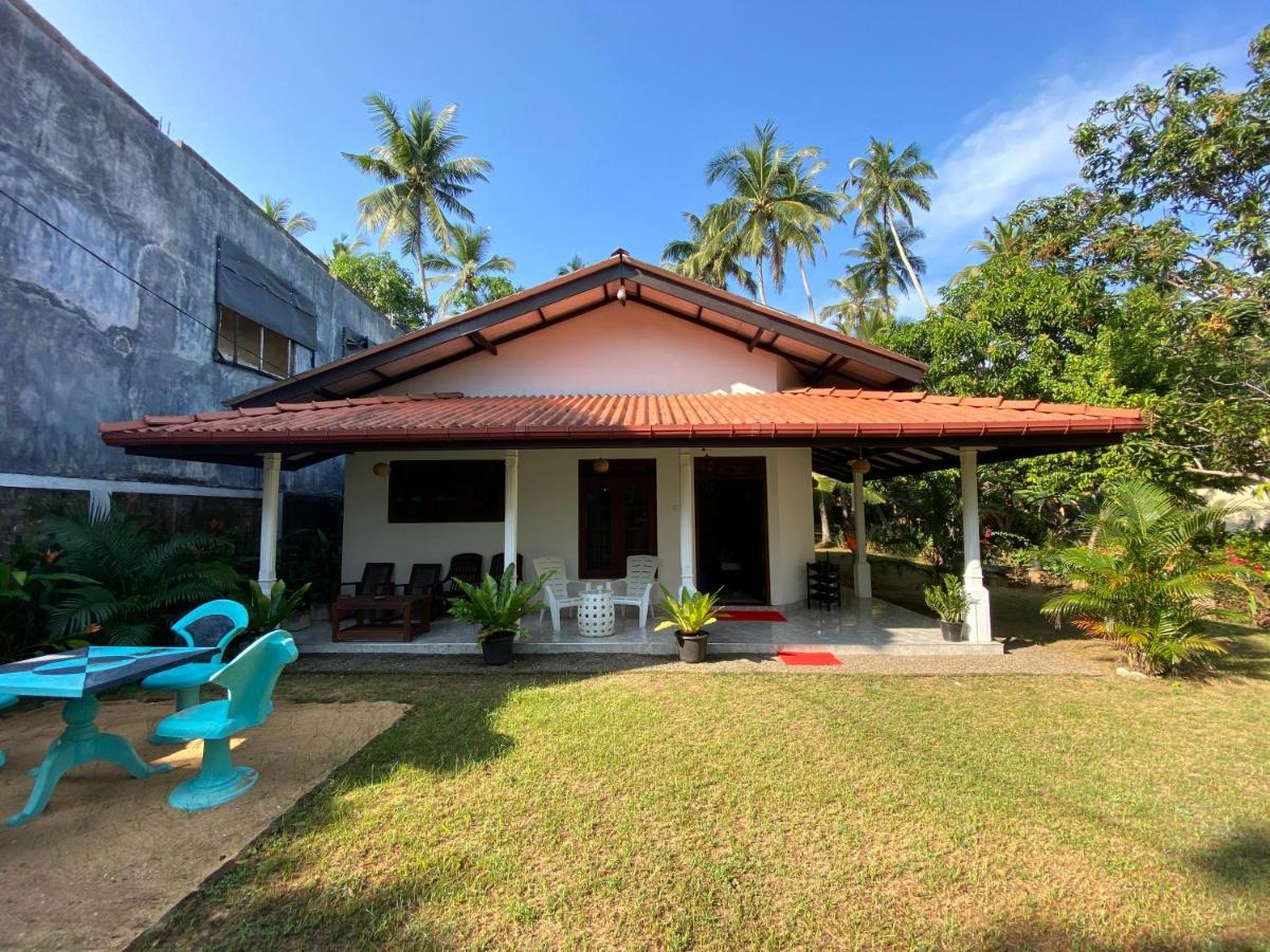 Mango Villa Хіккадува Екстер'єр фото